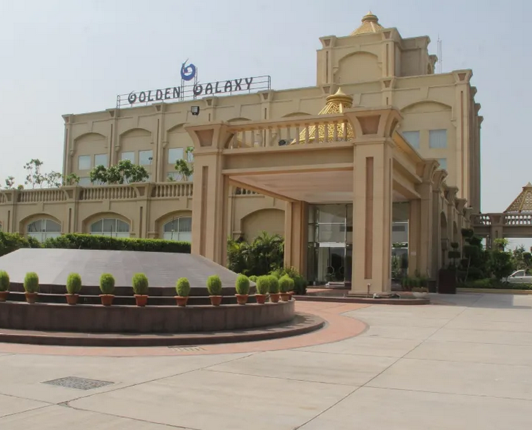 Escorts Near Golden Galaxy Hotels & Resorts