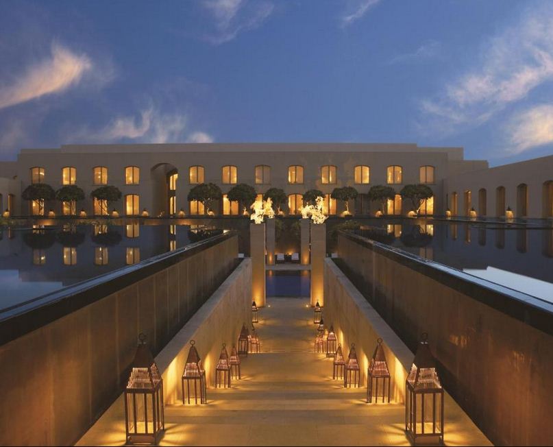 Escorts Near Trident Hotel