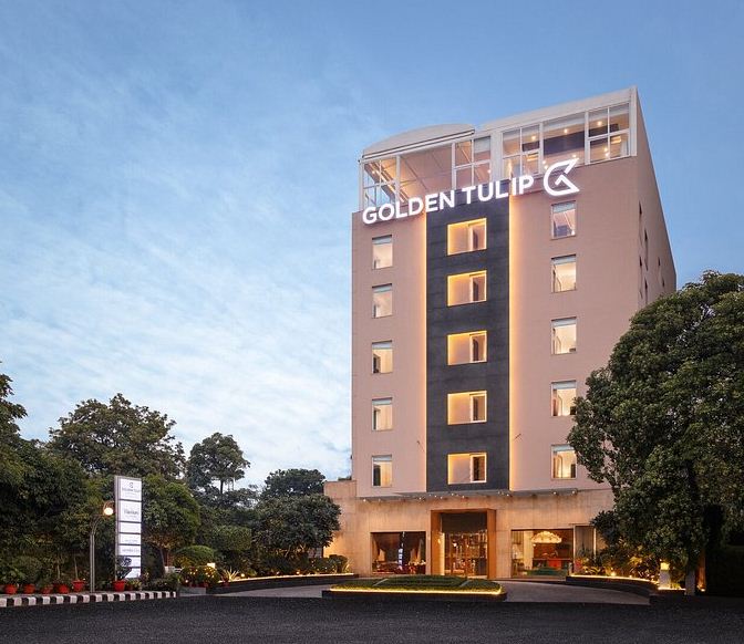 Escorts Near Lemon Tree Hotel