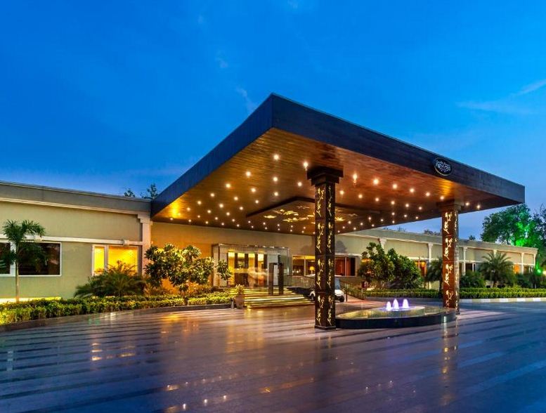 Escorts Near Atrio Hotel