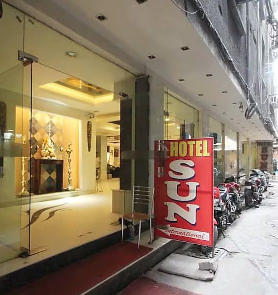 Escorts Near Hotel Sun International