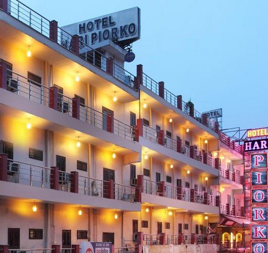 Escorts Near Hotel Hari Piorko