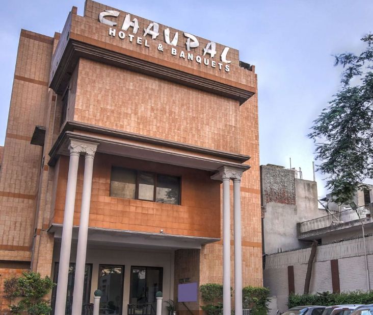 Escorts Near Chaupal Hotel